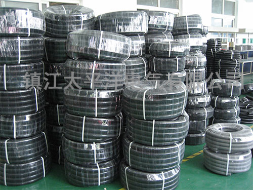 黑色波紋(wen)尼龍軟管(guan)