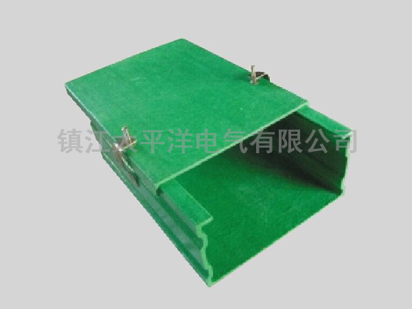 玻(bo)璃鋼(gang)槽式(shi)橋架(jia)(C 型邊(bian))